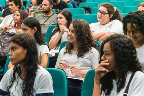 Meninas Em A O Alunas De Energias Renov Veis Da Escola Sesi Senai E