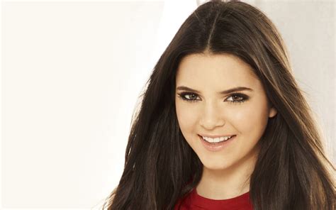 Изображение помечено Brunette Kendall Jenner American Celebrity