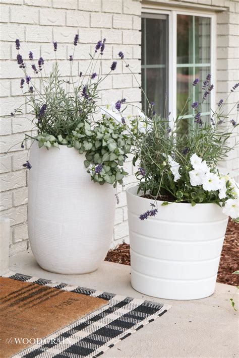 Our Front Porch Flower Pots The Wood Grain Cottage