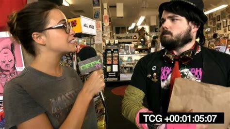 Geek Tv Whats In The Bag Nikki From Geek Tv Talks To Comic Fans