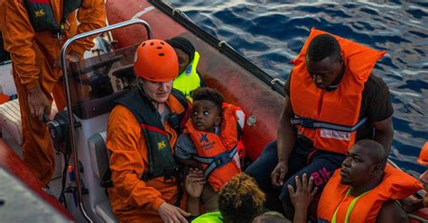 Rettungsschiff Alan Kurdi Migranten D Rfen In Malta An Land