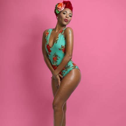 8 Hot Sexy Sakina Deer Bikini Pics