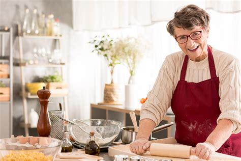 Aktivität für Senioren Kochen und Backen als Förderung der Gesundheit