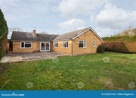 Detached Bungalow with Patio Editorial Image - Image of shrub, lawn ...