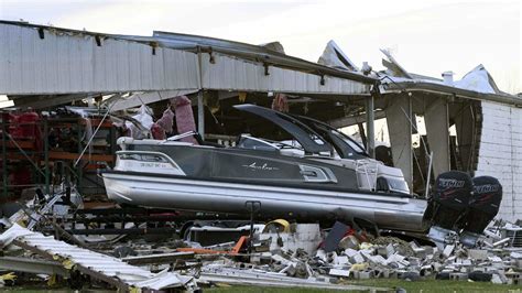 Etats Unis Des Tornades Violentes Frappent Le Centre Du Pays