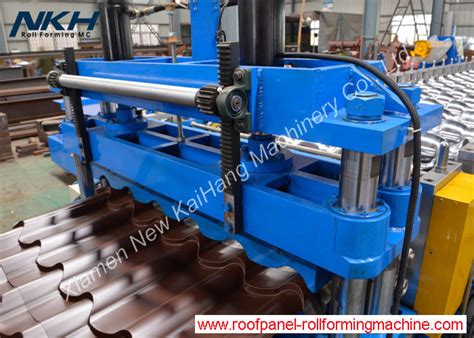 High Speed Roof Tile Roll Forming Machine Hydraulic Tile Pressing For