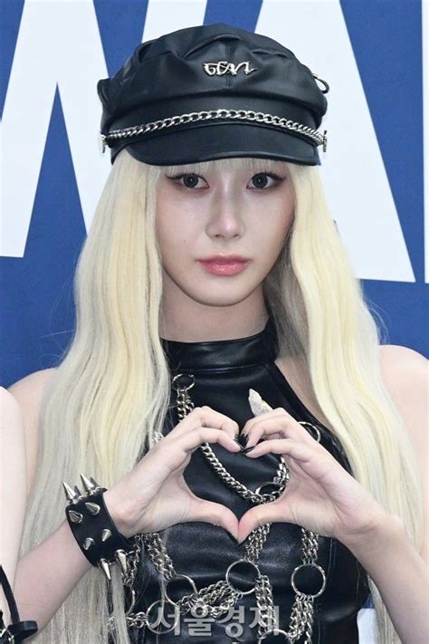 Just Change 1 Point The Female Singer Suddenly Swan Become A