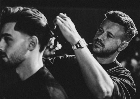 Shop owners explain how much do barbers make with extra tips 28