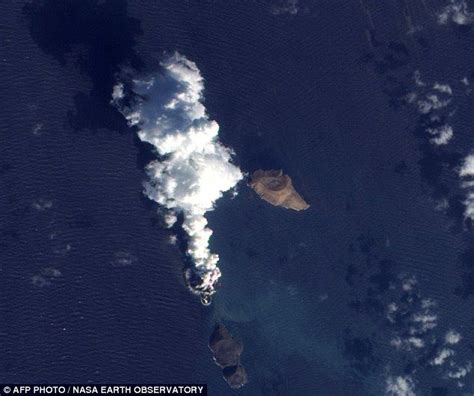 Red Sea Underwater Volcanic Eruption Amazing Pictures Of A New Island