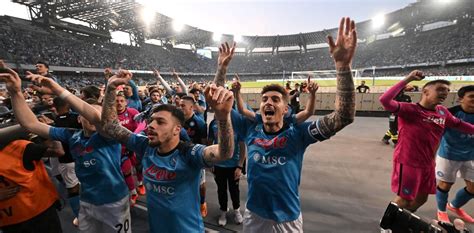 El Napoli Campe N Festej El Scudetto Con Un Triunfo Sobre Fiorentina