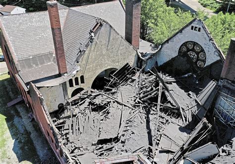 Roof Collapses At Church In Brighton Heights Pittsburgh Post Gazette