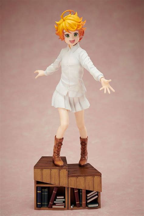 The Promised Neverland Statue 18 Emma 21 Cm Maxmanga