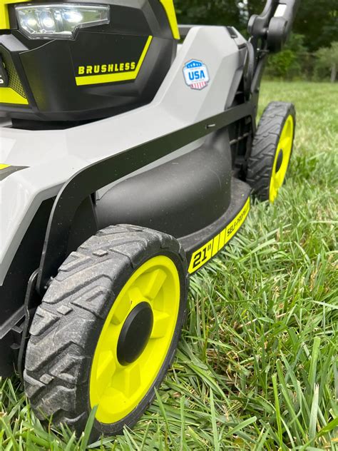 Ryobi 40V vs Milwaukee M18 Lawn Mower Comparison | TLR