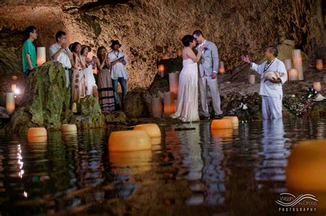 Una boda maya en el mágico interior de un cenote Wash the dress