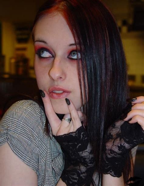 Liz Vicious ~ ~ ~ ~ ~ ~ ~ ~ ~ 𝓢ɨɢɦαռɨɖɛ☙