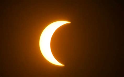 What is a solar eclipse? When does a solar eclipse happen?