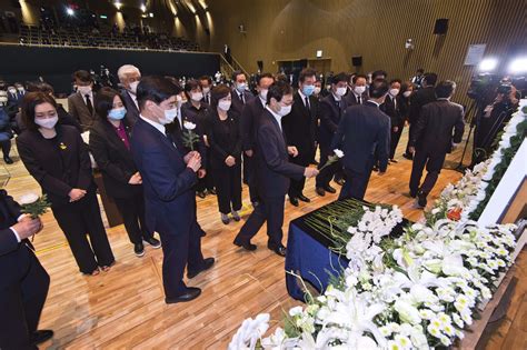 Funeral For Seoul Mayor Held As Allegation Details Emerge Thinkpol