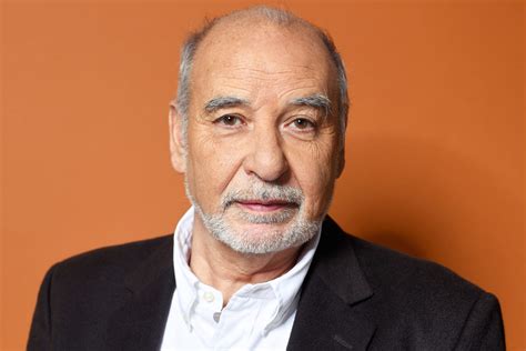 Tahar Ben Jelloun biographie de l écrivain auteur de La Nuit Sacrée