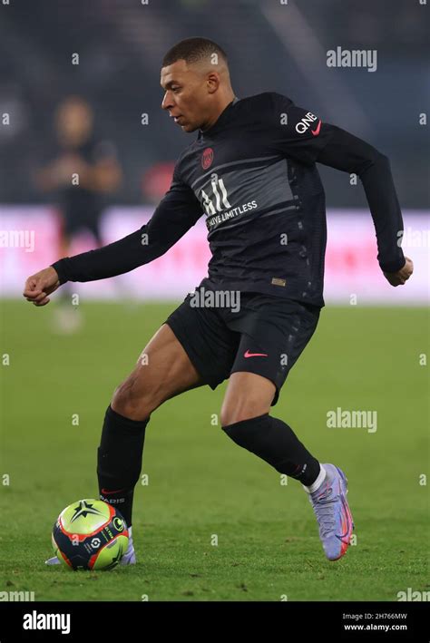 Paris France Le Novembre Kylian Mbappe De Psg Lors Du Match