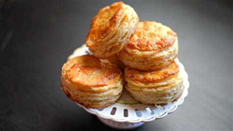 Flaky Pastry Bites (Quick and Easy Flaky Pastry Dough) | MerryBoosters