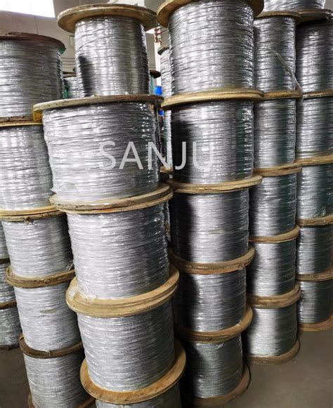 China Galvanized Steel Wire Rope Hot Dip Galvanized Wirerope Plastic