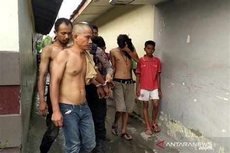 Gerebek Kampung Narkoba Di Medan Polisi Tangkap Pengedar Narkoba