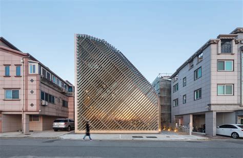 Louverwall / AND | ArchDaily