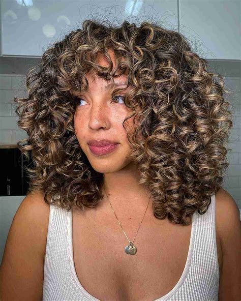 21 Curly Hairstyles Balayage Ritchieberen