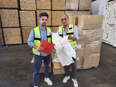 Falso Made In Italy A Livorno Sequestrati 700 Capi Di Abbigliamento