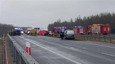 Śmiertelny wypadek na S5 w Osówcu 69 latek jechał autem pod prąd