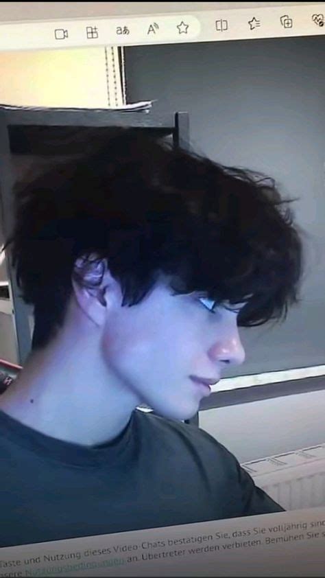 Pin by User on Hızlı Kaydetmeler Emo boy hair Hot emo guys Boy hairstyles