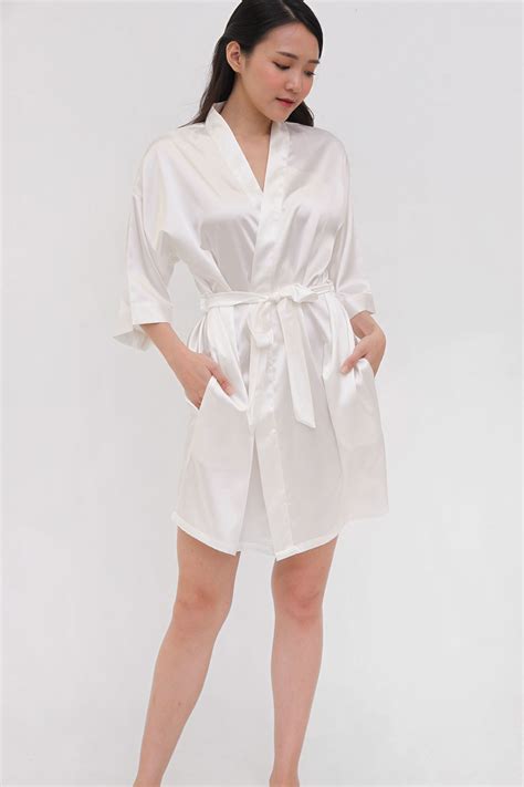 Luxe Satin Robe In White Parsealed