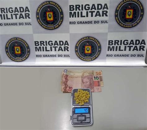 Brigada Militar Prende Traficante Pedras De Crack Em S O