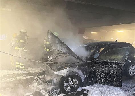 Oez Brennendes Auto In Der Tiefgarage Sorgt F R Aufregung