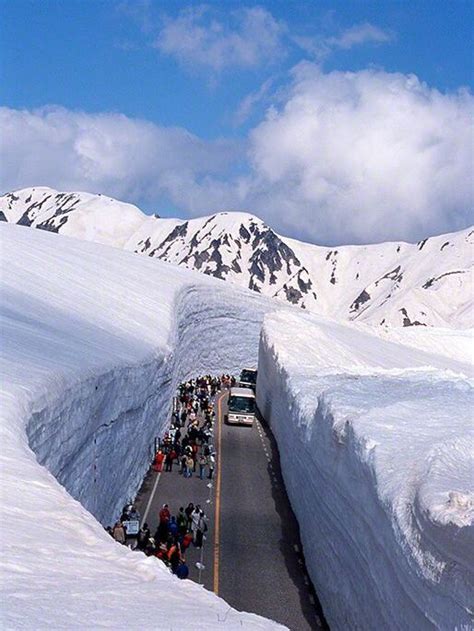 The Famous Snow Corridor Located In Toyama Japan Nickeys Circle