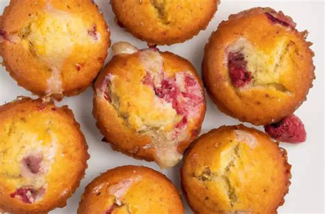 Régalez vous avec notre recette facile de Muffins Citron Framboises au