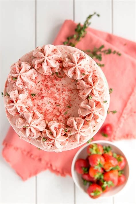 Strawberry Cake With Mascarpone Buttercream Liv For Cake