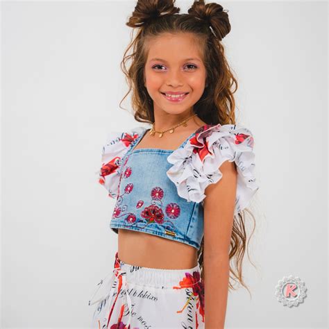 CONJUNTO DE CROPPED BORDADO E SAIA LONGA Kukixo Moda Infantil