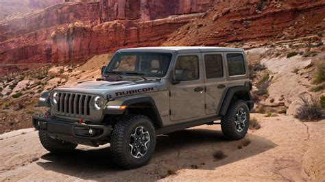 Jeep Wrangler Vs Gladiator Dubicompare Dubi Cars New And Used Cars