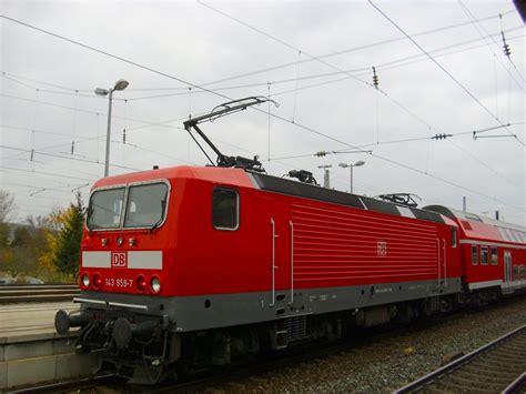 143 859 7 Hat Am 3 November 2010 Mit Einer Regionalbahn Aus Vach Den