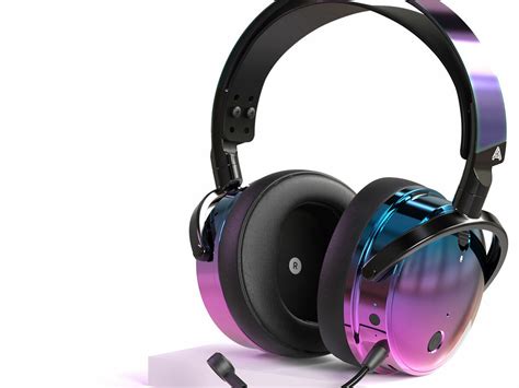 Maxwell Ultraviolet Gaming Headset Has A Striking Look