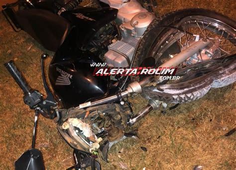 Motociclista Sofreu Fratura Exposta Na Perna Ao Atingir Poste Durante A