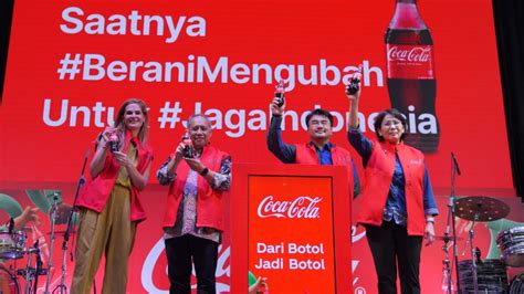 Foto Coca Cola Luncurkan Botol Rpet Di Indonesia