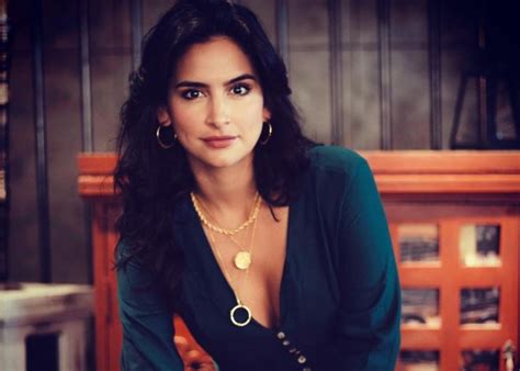 Hot Sexy Diana Hoyos Bikini Pics