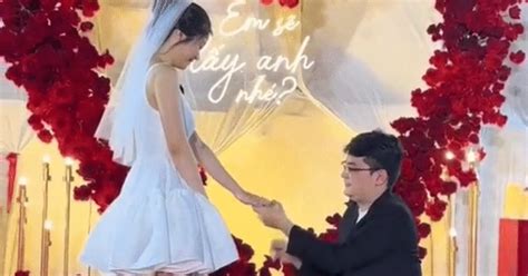 Danh tính hot girl gia thế khủng được cầu hôn sau năm yêu