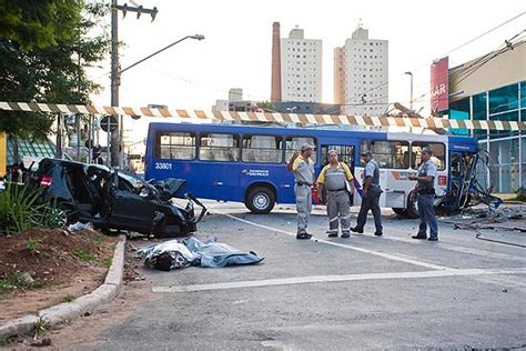 Acidente Entre Carro E ônibus Deixa 2 Mortos Em Guarulhos Sp 0203