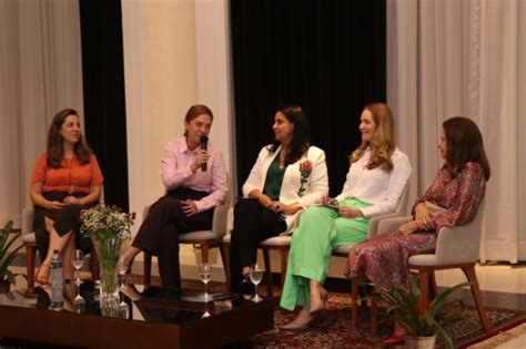 Gisele Accioly Ministrou Sobre O Resgate Do Feminino E O