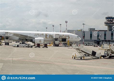 Emirates Boeing 777 at Marco Polo Airport, Venice Editorial Image ...