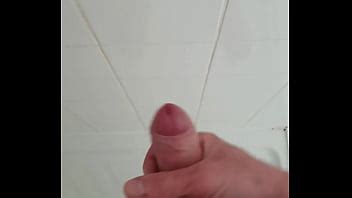 Ejac Sous La Douche XVIDEOS