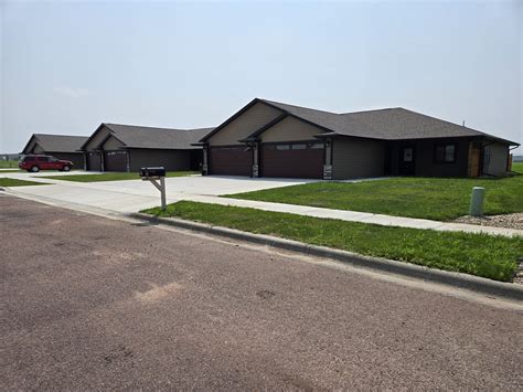 1407 W 20th Ave, Mitchell, SD 57301 - Townhome Rentals in Mitchell SD